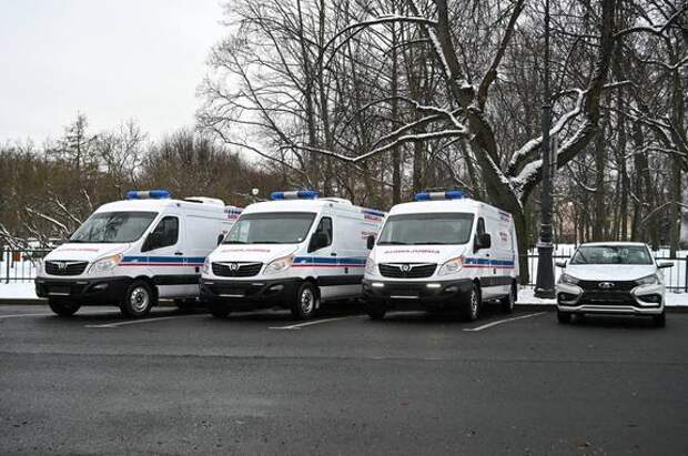 Петербург направит на Кубу три машины скорой помощи