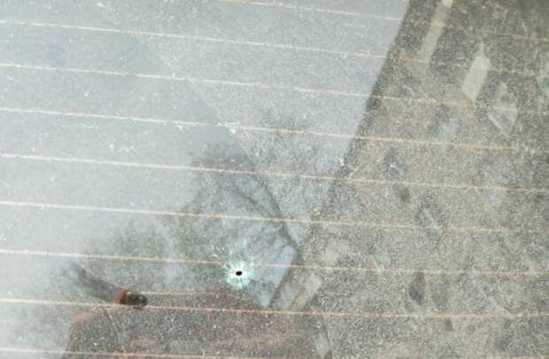 Житель Саратова не смог получить права и от злости расстрелял чужую машину