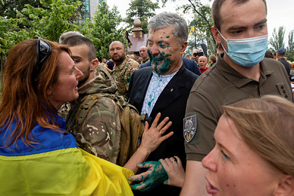 Раскрыты подробности нападения с зеленкой на Порошенко