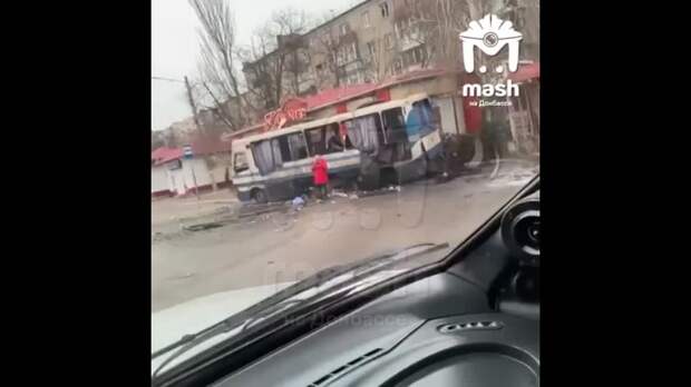 ВСУ ударили по автобусу с пассажирами в Новой Каховке.