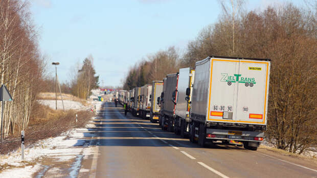 Белоруссия разрешила литовским фурам выехать из страны впервые с ноября