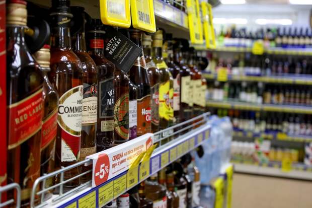 837 литров нелегального алкоголя изъяты полицейскими в Автозаводском районе