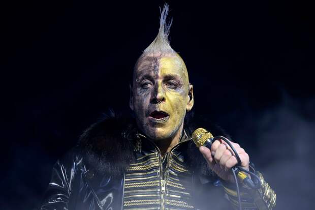 Поддержавшего Украину Тилля Линдеманна назвали Штирлицем из-за банки российского пива на сцене