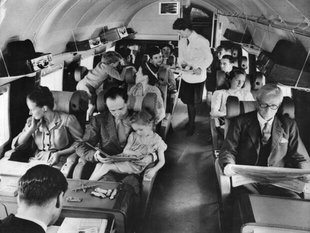Яркие винтажные фото о том, какими были путешествия в самолете на протяжении 100 лет