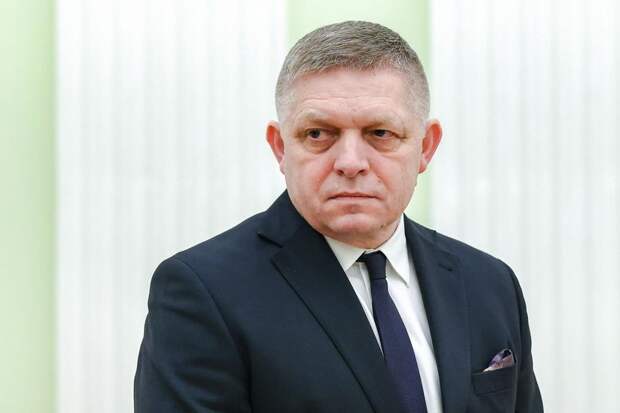 Фицо поздравил граждан с Новым годом на русском языке