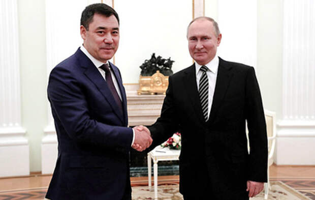 Путин: Россия изучает возможность производства "Спутника V" в Киргизии