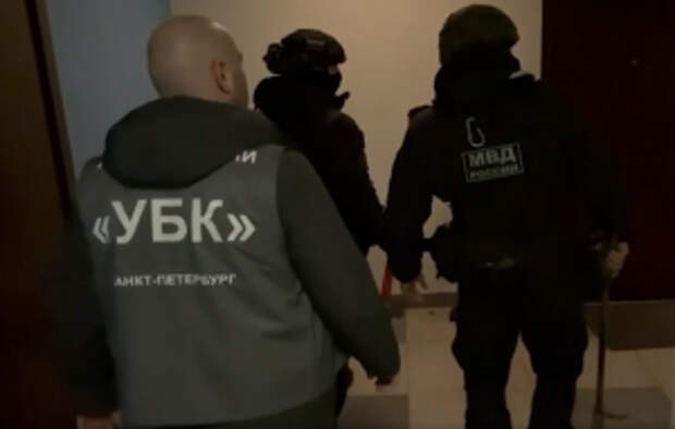 В Санкт-Петербурге полицейские выявили схему хищения денежных средств через маркетплейсы