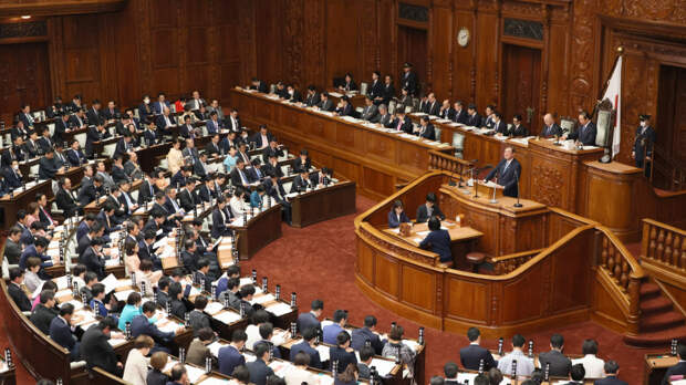 Перезагрузка власти: в Японии могут досрочно распустить парламент