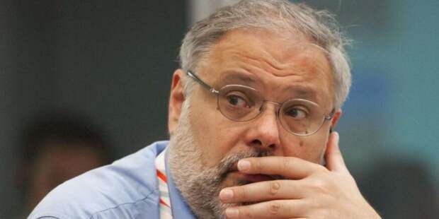 «Чёрные дни» на пороге: почему экономист Хазин видит угрозу краха в избытке денег