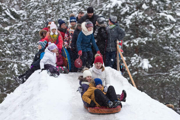 Зимние каникулы у школьников в 2025/2026 учебном году: график по четвертям, триместрам и при гибридной системе