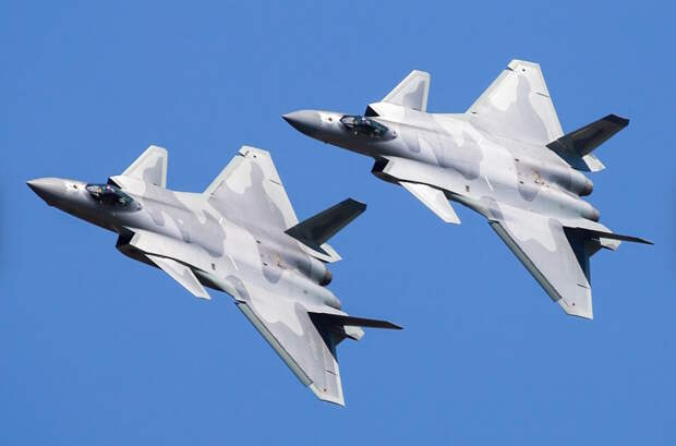 Индия отказалась от Су-57 в 2018 году, но теперь ВВС страны, вероятно, рассмотрят возможность использования российских стелс-истребителей для борьбы с J-20 ВВС НОАК, считает маршал индийских ВВС в...-4