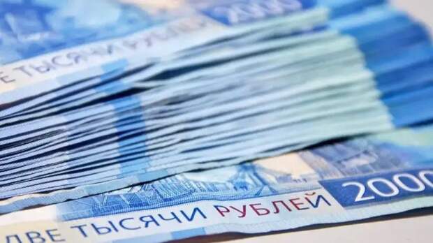 «Не бедность, а компромисс»: слабый рубль удержит экономику РФ от падения в