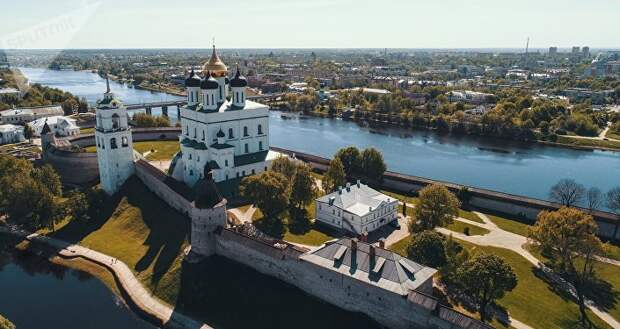 Псковский Кром (Кремль) Псковский Кром (Кремль)