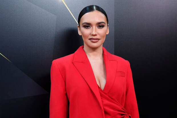 Певица Серябкина призналась, что в гастролях ей сложно соблюдать диету