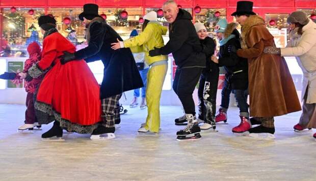 Библиотеки, катки и культурные центры севера столицы приглашают на предновогодние представления