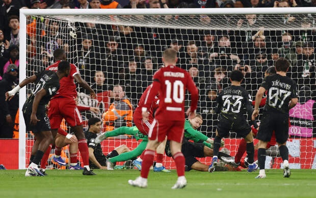 Сафонов снова не пропустил от «Ливерпуля» и помог ПСЖ выйти в полуфинал Лиги чемпионов