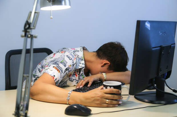 Туман в голове или всё плывёт: врач объяснила разницу между системным и несистемным головокружением