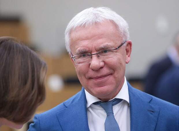 Фетисов заявил о необходимости ужесточить контроль за продуктами в школах и детсадах