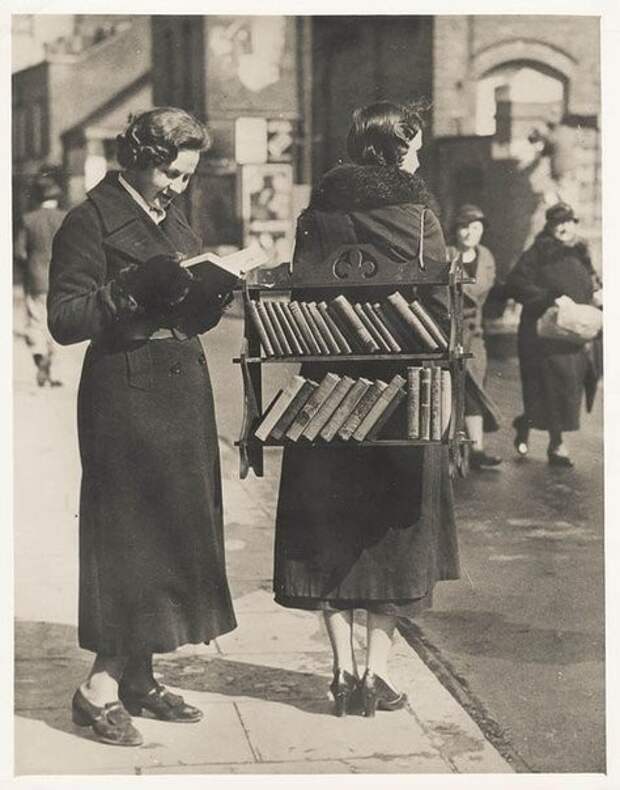 Английский мобильный библиотекарь, 1930–е годы, Лондон историческое фото, история