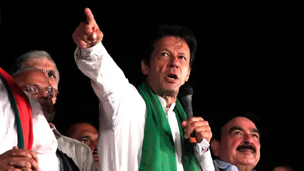 Правда ли, что пакистанского премьера свергли в результате американского заговора?