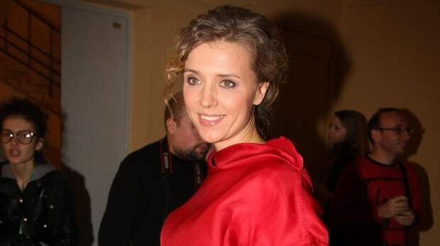 Ксения Алфёрова впечатлила поклонников роликом с 104-летней бабушкой