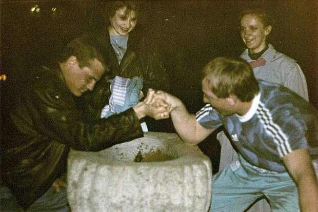 На переднем плане — Михаил Орлов и Игорь Чикунов (справа)