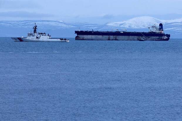 Россиянин с захваченного США танкера рассказал о походах в туалет под дулом автомата