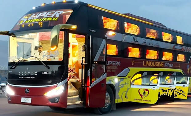 Пакистанский царь-тюнинг. Для вип-пассажиров в автобус встроили лимузин