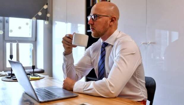 Полицейским пришлось выламывать дверь работавшего после полуночи ресторана