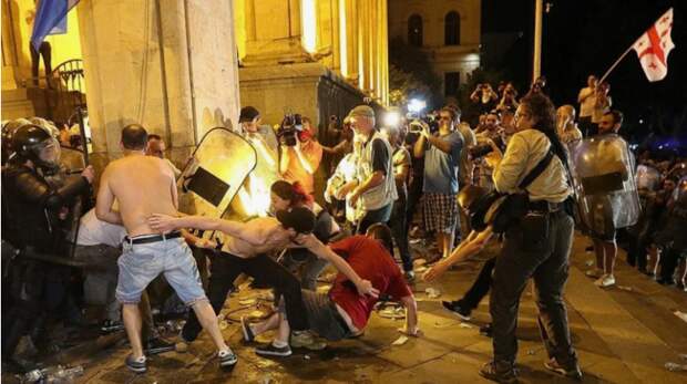 Закрытие USAID мгновенно ударило по почти уже нашей Грузии – эксперт в Европарламенте