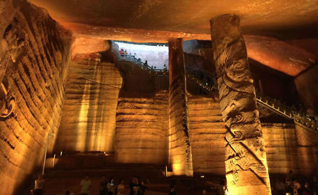 Тайна пещер Лунъю: для чего китайцы построили огромные гроты, а затем затопили их