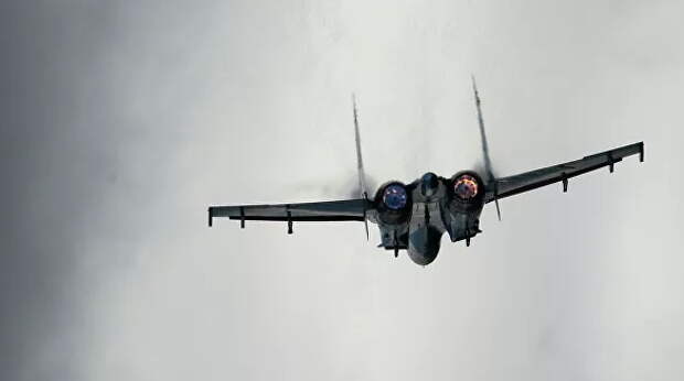 Появилось видео перехвата российскими Су-27 американского бомбардировщика над Балтикой