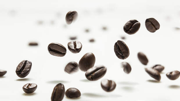 Диетолог Цуканова объяснила, почему утренний кофе бодрит недолго