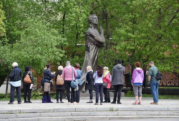 памятник Пушкину в Литературном квартале, Екатеринбург