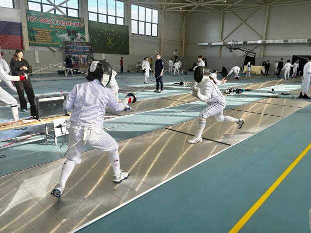 В Тахтамукайском районе прошло первенство по фехтованию