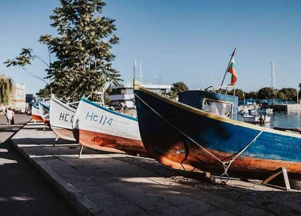 Болгария после перерыва возобновила выдачу многократных виз для россиян