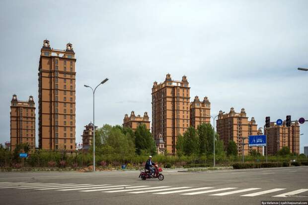 11 фото заброшенного китайского города Ордос, в котором никогда не жили