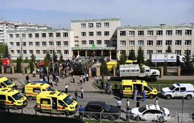 Кадры с места трагедии в казанской школе