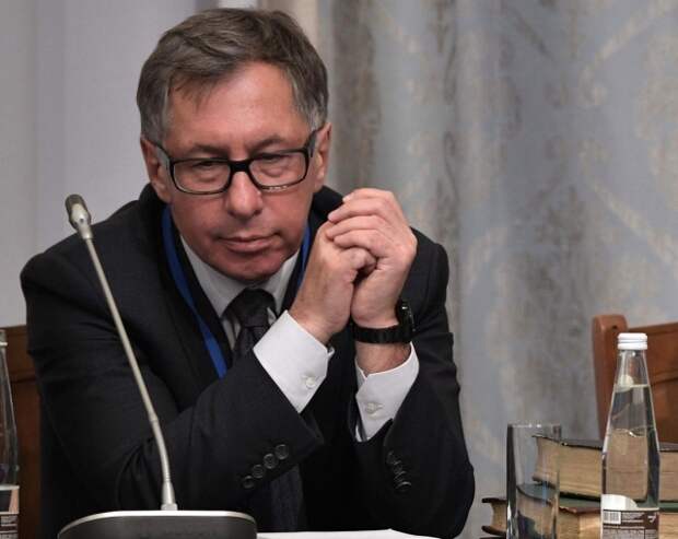 Петр Авен