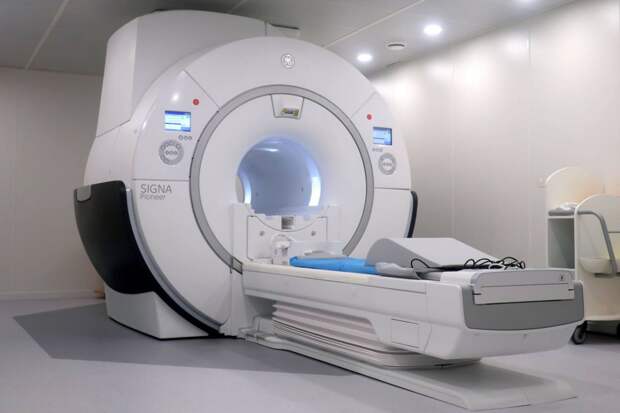 В Свердловской ОКБ №1 запустили первый за Уралом МРТ с искусственным интеллектом