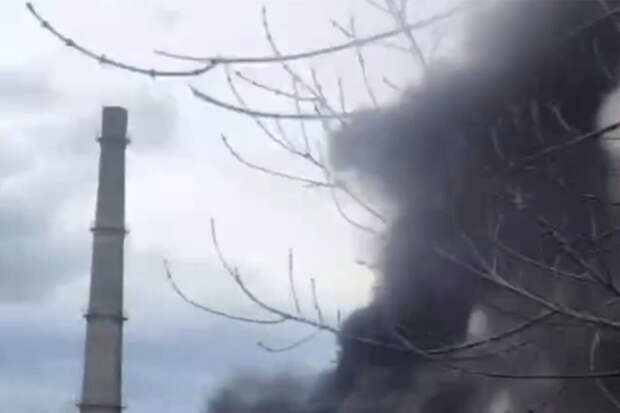 В Иркутске загорелось здание масложиркомбината