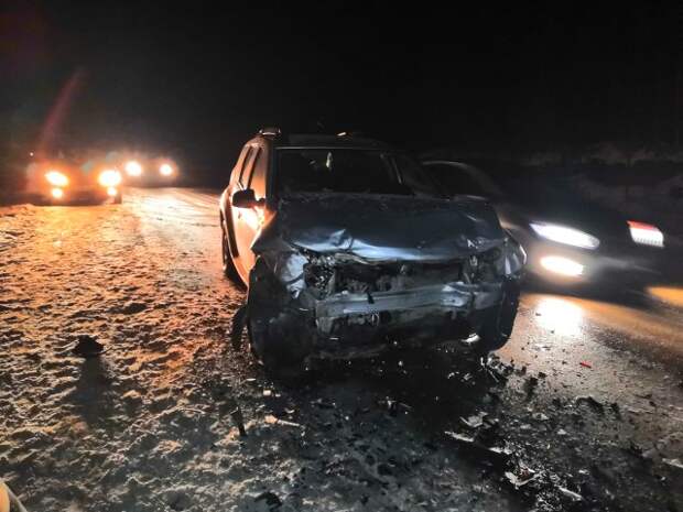 В Невьянском районе в ДТП с двумя машинами погибла молодая девушка