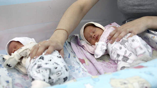 Депутат ГД Утяшева: женщины могут спокойно родить трех детей до 27 лет