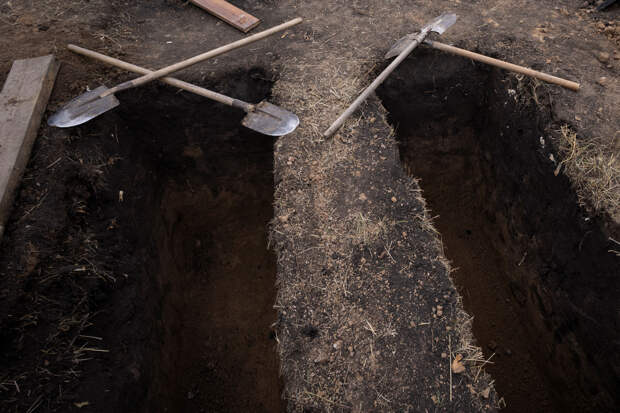 Россиянина тайно похоронили в могиле с незнакомцем