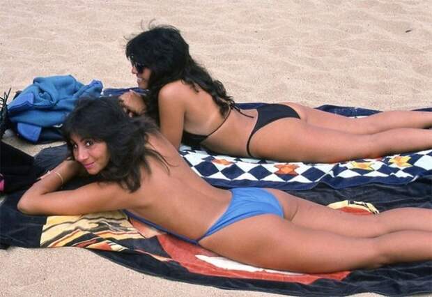Девушки на чилийском пляже Ренака, 1980-е