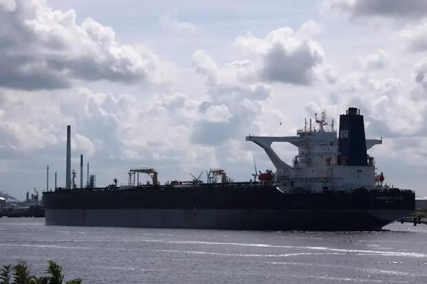 Брюссель переложил на страны ЕС принятие решений о задержании танкеров России