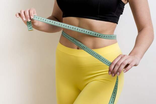 Врачи назвали безопасный график снижения веса