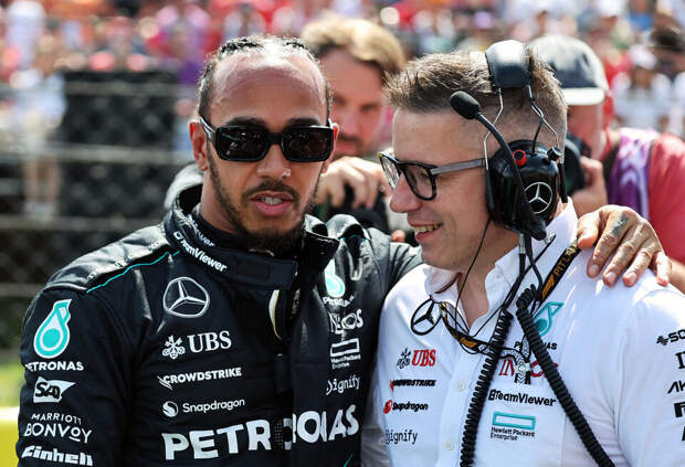 Льюис Хэмилтон останется в Ferrari без своего Боно