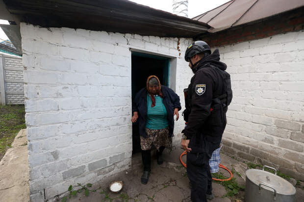 На Украине объявили принудительную эвакуацию в двух областях