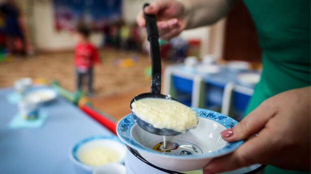 Шесть малышей отравились в детском саду в Перми